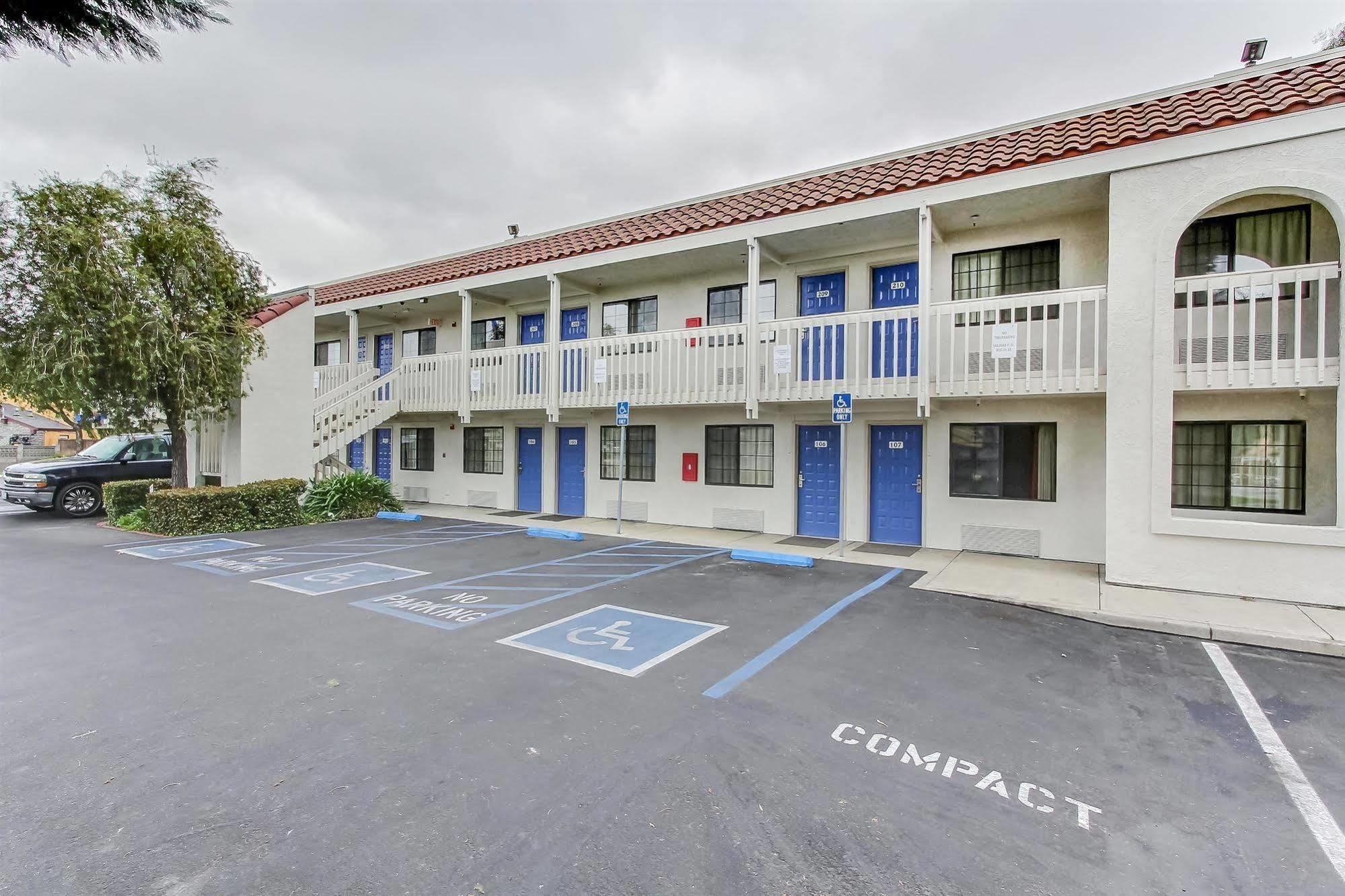 Motel 6-Salinas, Ca - North Monterey Area Esterno foto